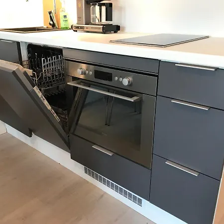 Modern Studio, Free Parking & Wifi, Aino Areena 300m Lägenhet *